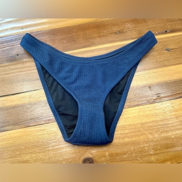 NWT J. Crew Navy Jacquard Textured Curved Waist Cheeky Bikini Bottom Sizes S & L - Picture 4 of 15
